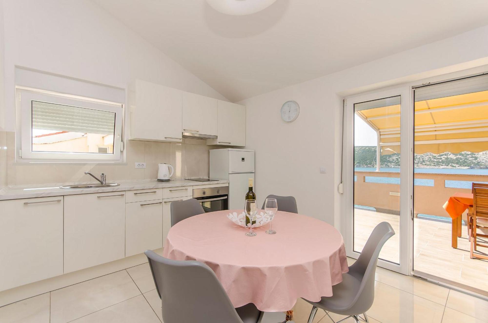 Apartment A-z Stara Novalja