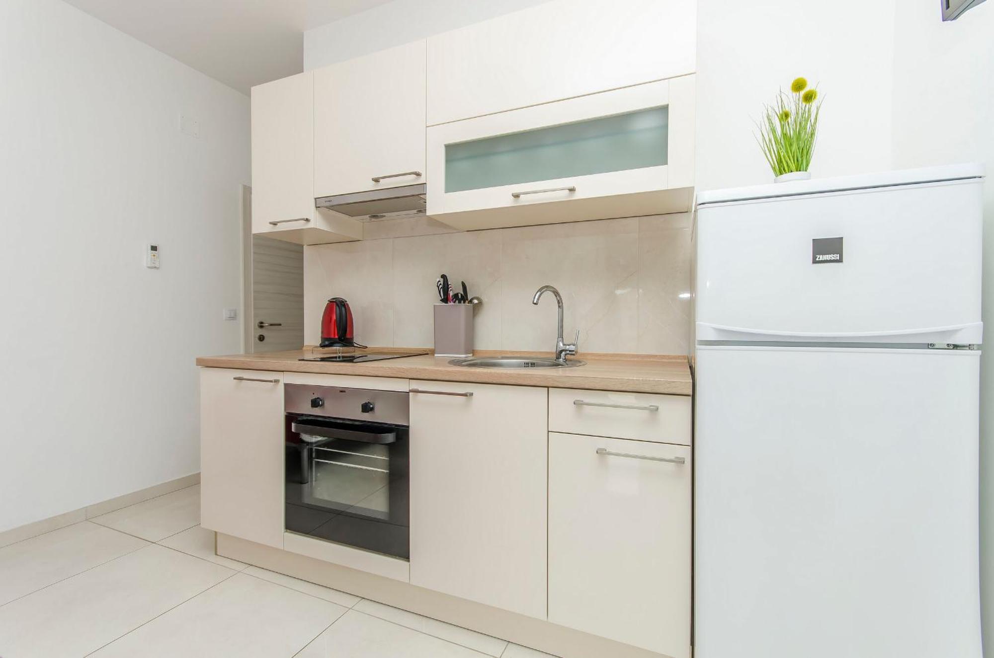 Apartment A-z *